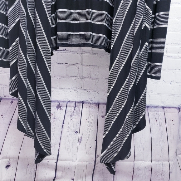 White House Black Market Jersey Waterfall Cardigan Top Black Loungewear Winter - Picture 6 of 6